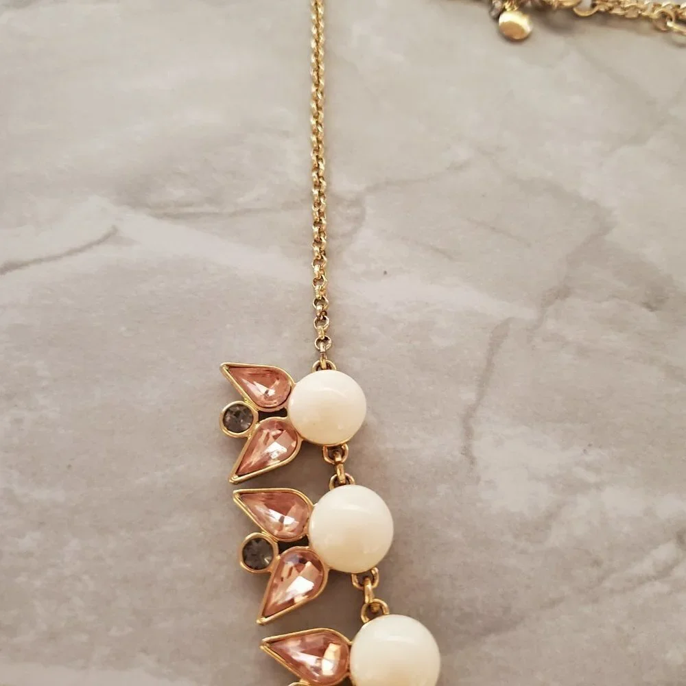 💕 J.Crew White Pink Blue Rhinestones Crystals Cluster Statement Necklace 💕